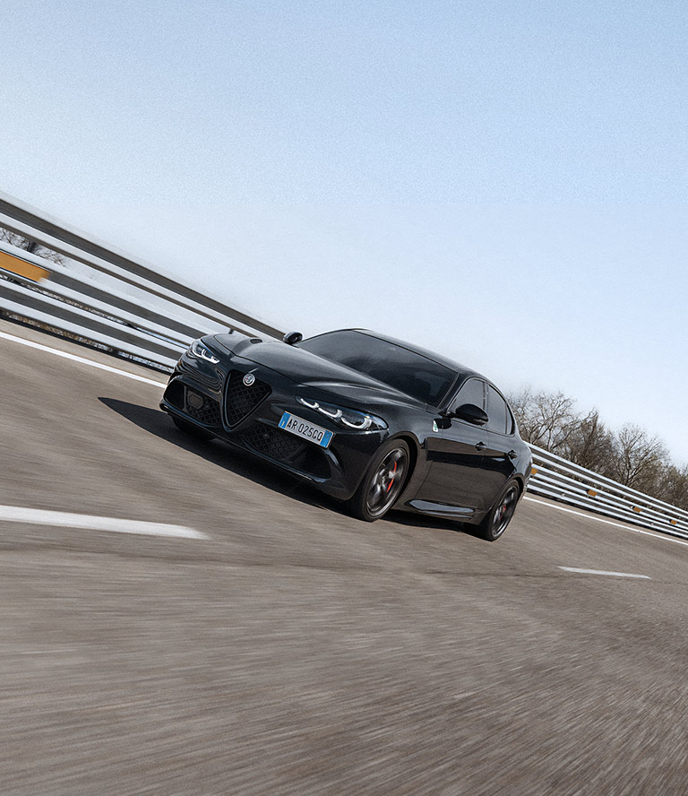 Giulia Quadrifoglio Vulcano Black colour