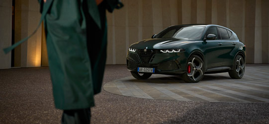 Alfa Romeo Tonale in Monza Green colour