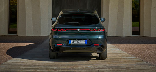 Alfa Romeo Tonale in Misano Blue Rear-view Taillights Close Up 