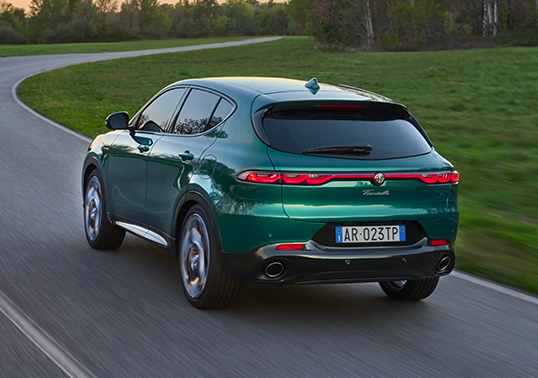 Stelvio hybrid discount plug in